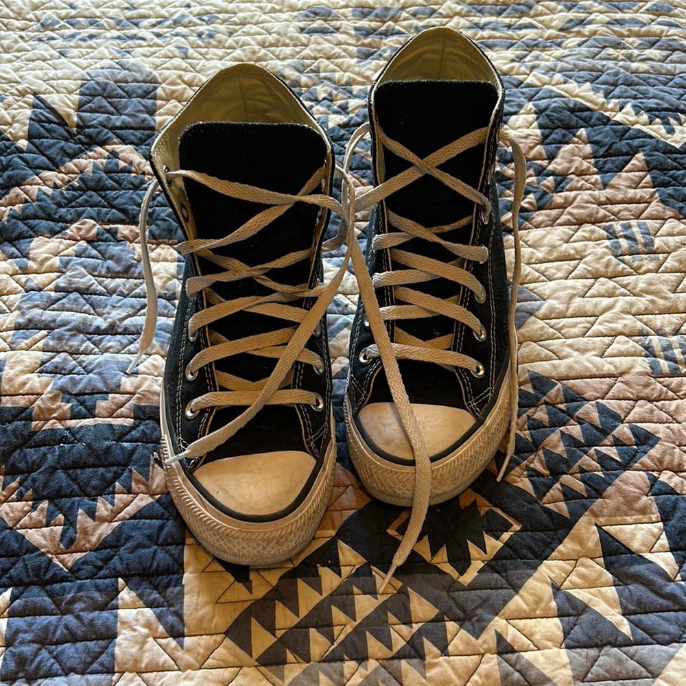 Women’s size 8 black converse